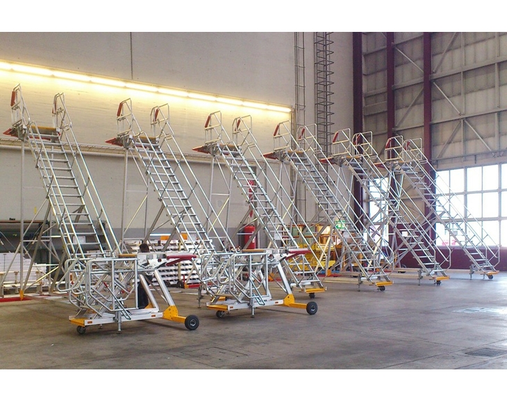 Ground Support - údržbové schody pro letadla